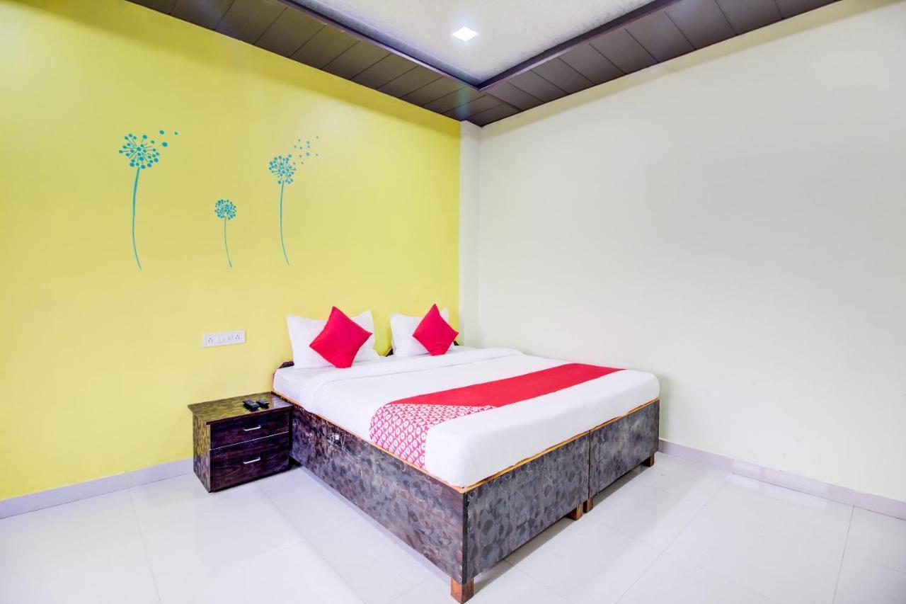 Oyo 48915 Chaitanya Green Park Hotel Vani Exterior foto