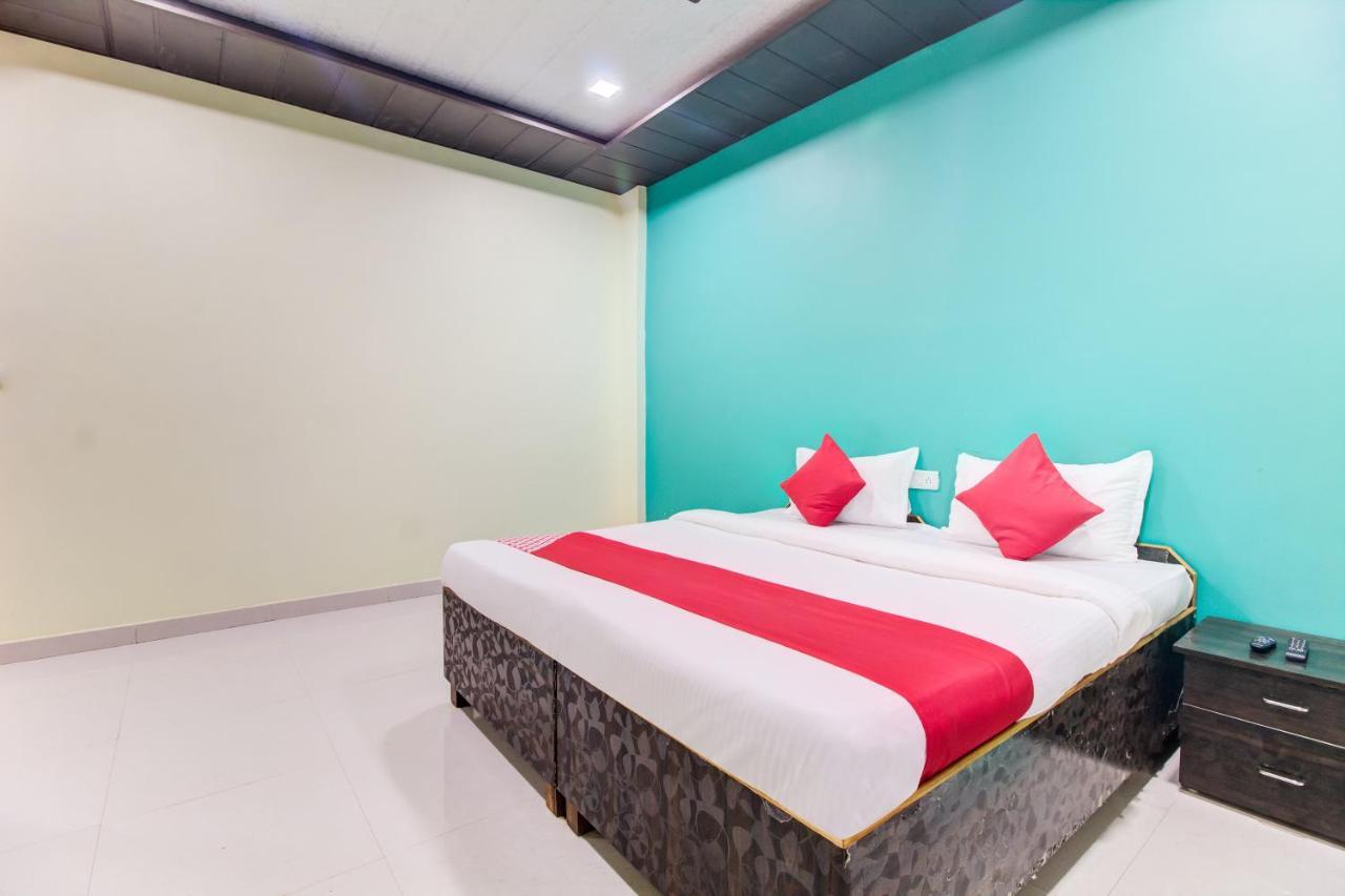 Oyo 48915 Chaitanya Green Park Hotel Vani Exterior foto