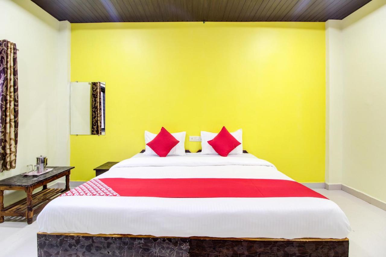 Oyo 48915 Chaitanya Green Park Hotel Vani Exterior foto