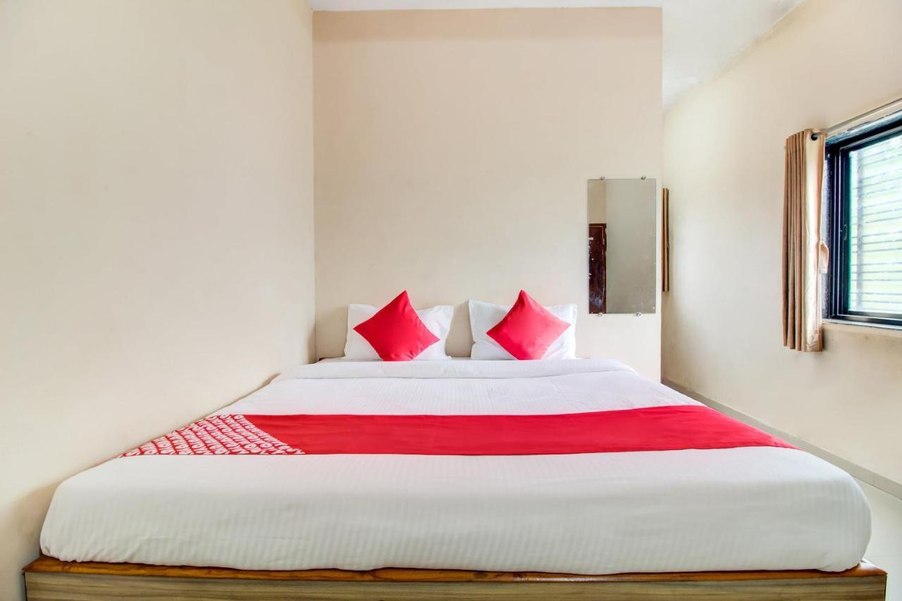 Oyo 48915 Chaitanya Green Park Hotel Vani Exterior foto